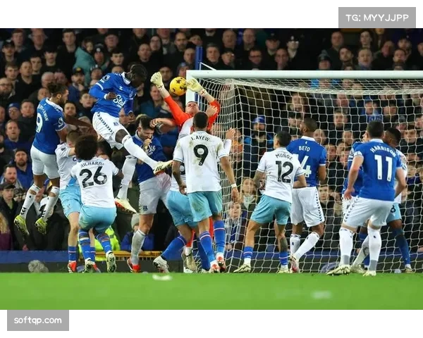 恩里克赛前发布会：对阵曼城需保持控球与耐心